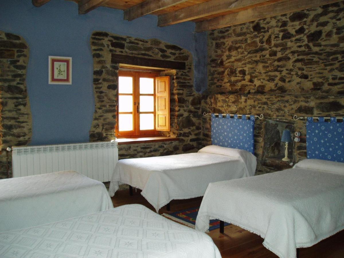Hotel Rural El Urogallo Murias de Paredes Quarto foto