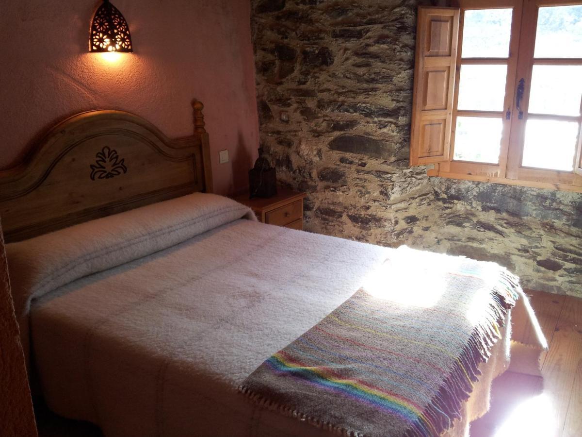 Hotel Rural El Urogallo Murias de Paredes Quarto foto